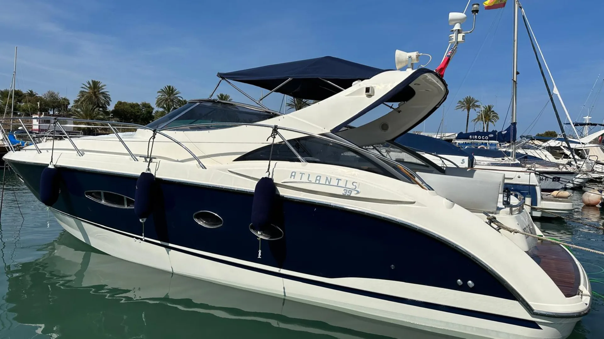 Comprar Atlantis 39 ocasión segunda mano lujo italiano navegación de alto rendimiento en España.