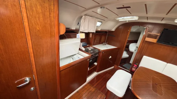 OCEANIS 381 velero 88 yacht en venta, for sale sailing yacht 88 yachts 13