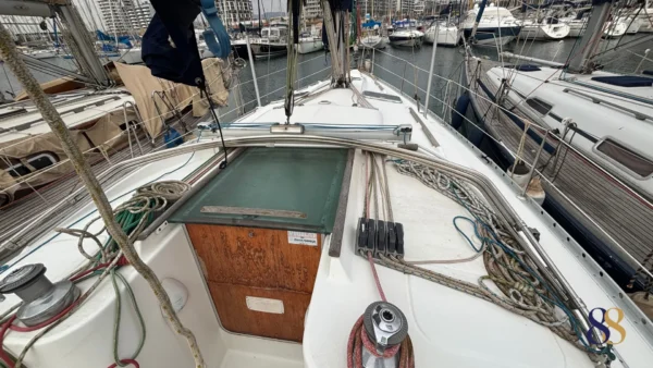 OCEANIS 381 velero 88 yacht en venta, for sale sailing yacht 88 yachts 9