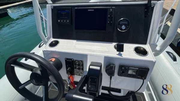 Highfiels SP 700 semirrigida 88 yacht en venta, for sale yacht motor 88 yachts 4