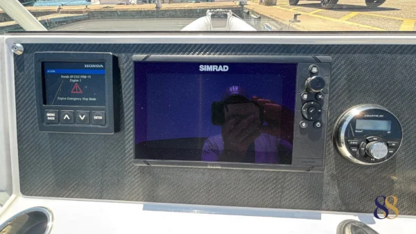 Highfiels SP 700 semirrigida 88 yacht en venta, for sale yacht motor 88 yachts 5