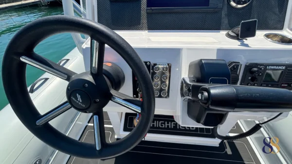 Highfiels SP 700 semirrigida 88 yacht en venta, for sale yacht motor 88 yachts 6
