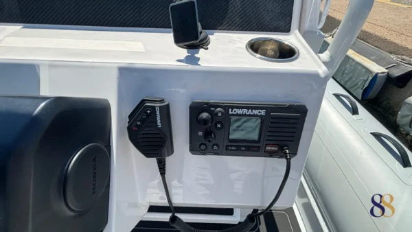 Highfiels SP 700 semirrigida 88 yacht en venta, for sale yacht motor 88 yachts 8