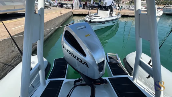 Highfiels SP 700 semirrigida 88 yacht en venta, for sale yacht motor 88 yachts 9
